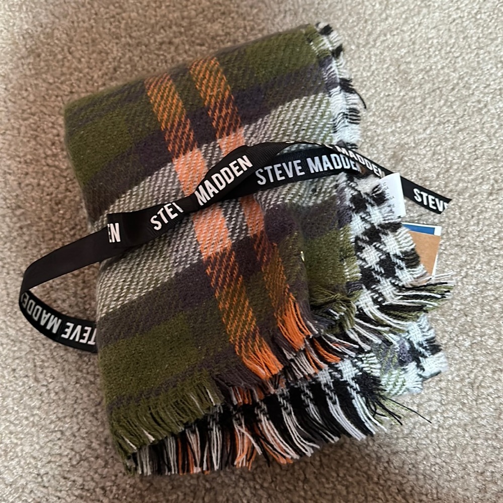 Steve Madden plaid scarf